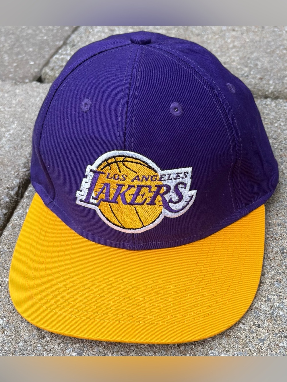 Vintage Y2K adidas Los Angeles Lakers Purple and Gold Snapback Hat OSFA EUC